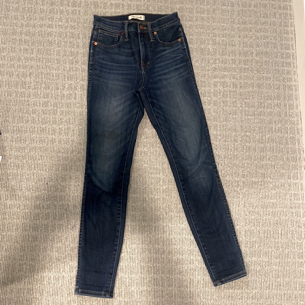Dark wash skinny Madewell jeans!